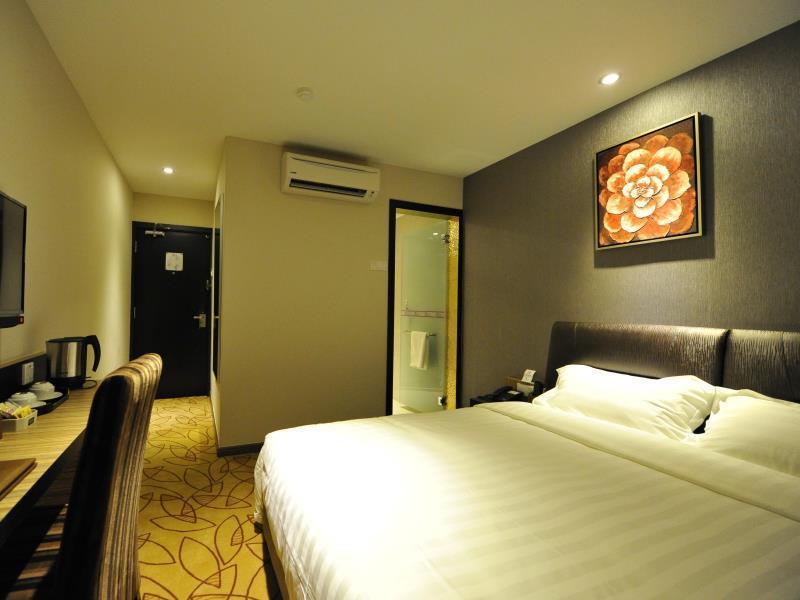 Milano Hotel Keluang Exterior foto