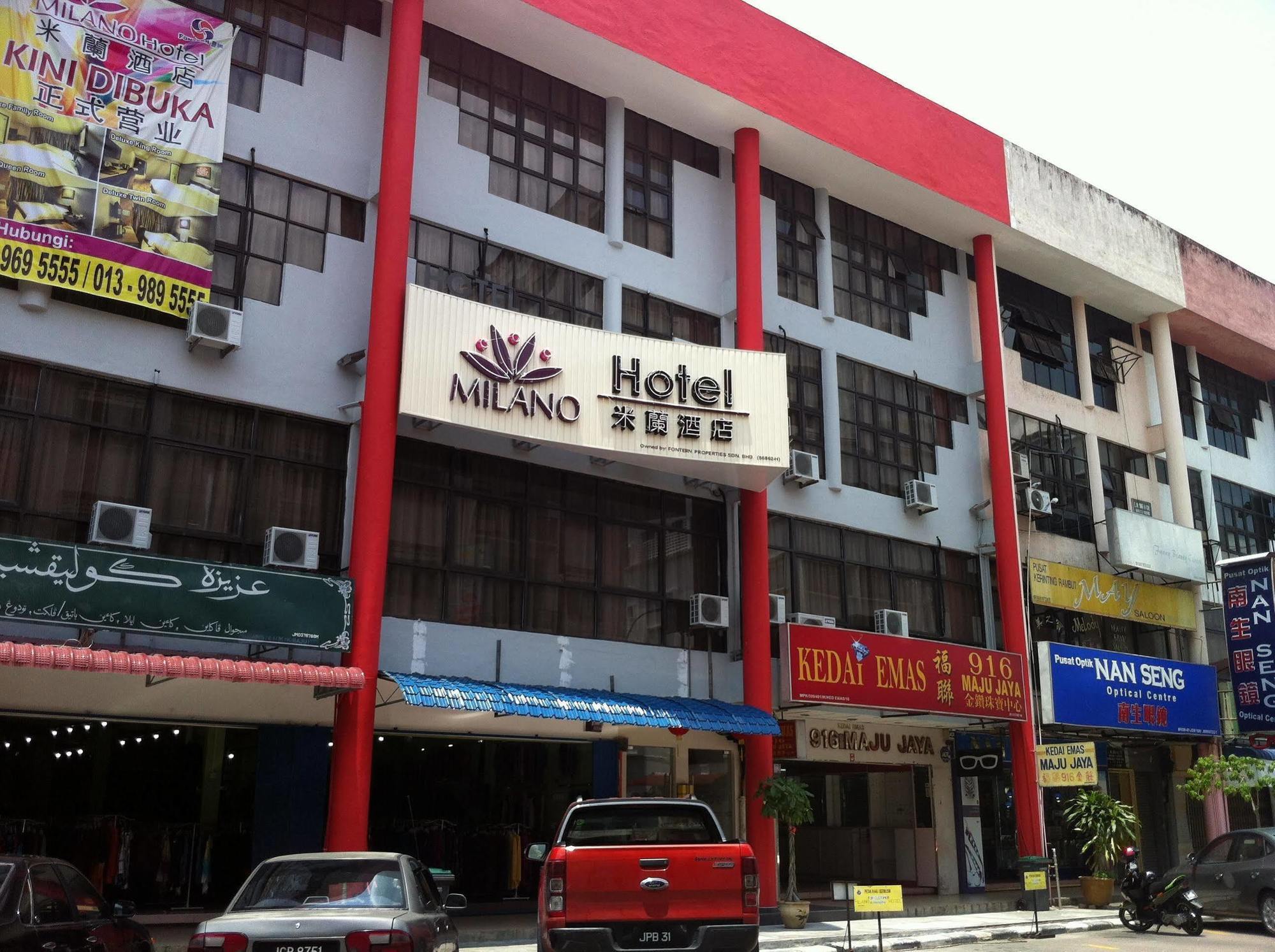 Milano Hotel Keluang Exterior foto